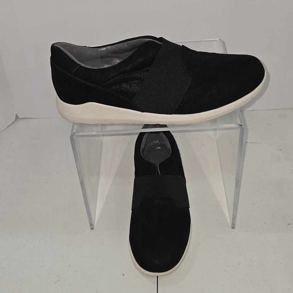 Mootsies Tootsies Wander Womens 7.5M Black Slip On Elastic Strap Sneakers Shoes